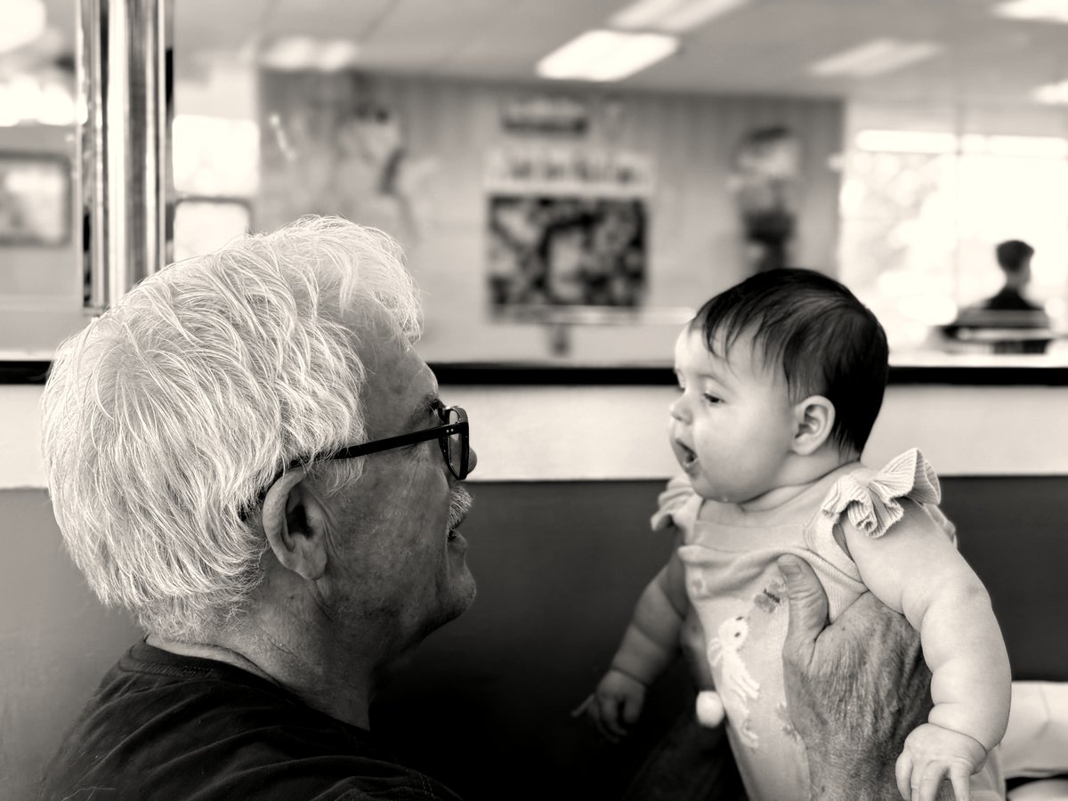 A Simple Photo That Captures the Power of Family Love