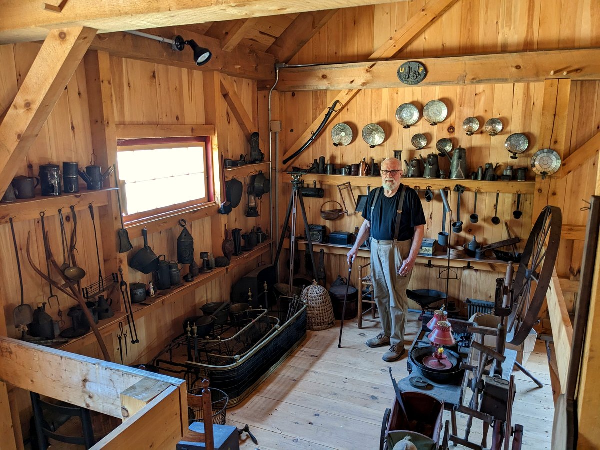 This Heartwarming Photo Connects Generations and Memories