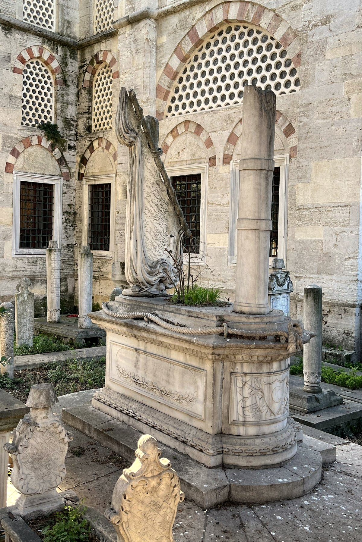 A sailor’s tomb shaped like a broken sail holds secrets of the Ottoman Empire