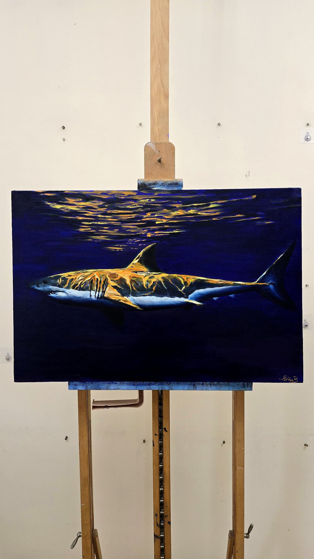 Artist transforms a blank canvas into a striking great white shark