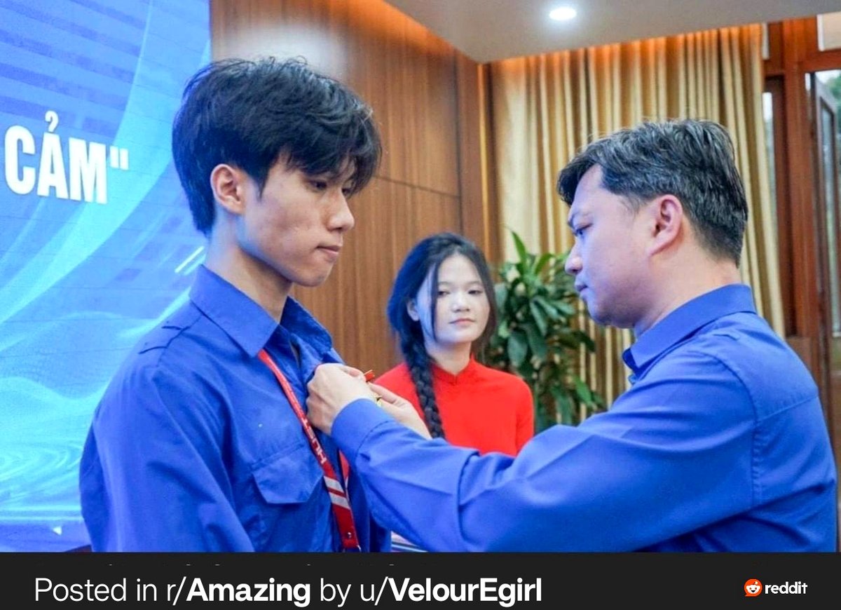 A young student risked everything to save lives in a raging fire