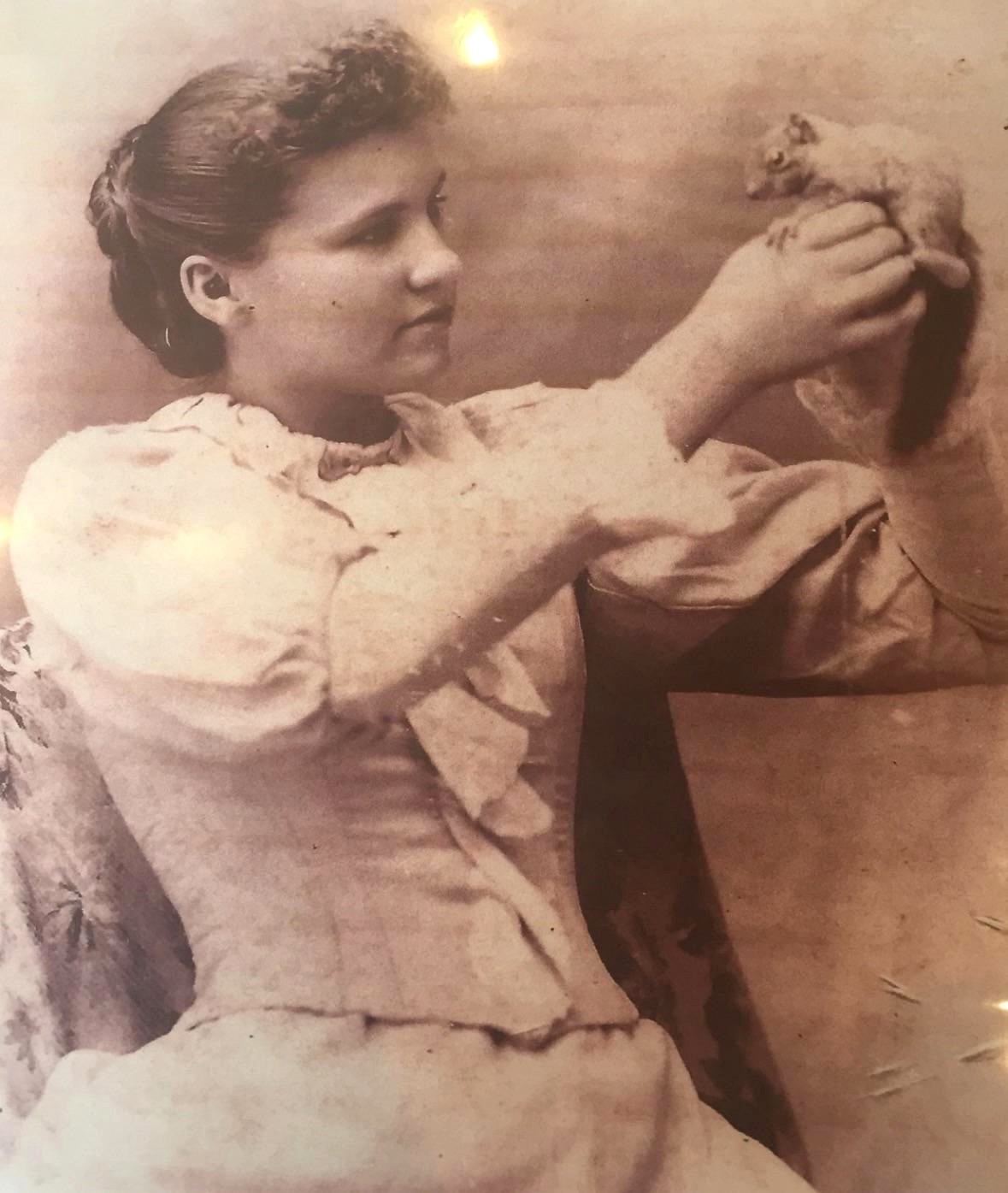 Discover the Unlikely Bond Between My Great Great Aunt and Her Squirrel