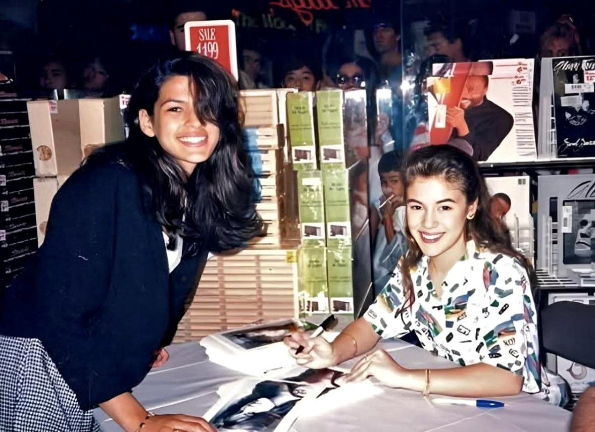 How a young Eva Mendes met her idol Alyssa Milano in an unforgettable moment