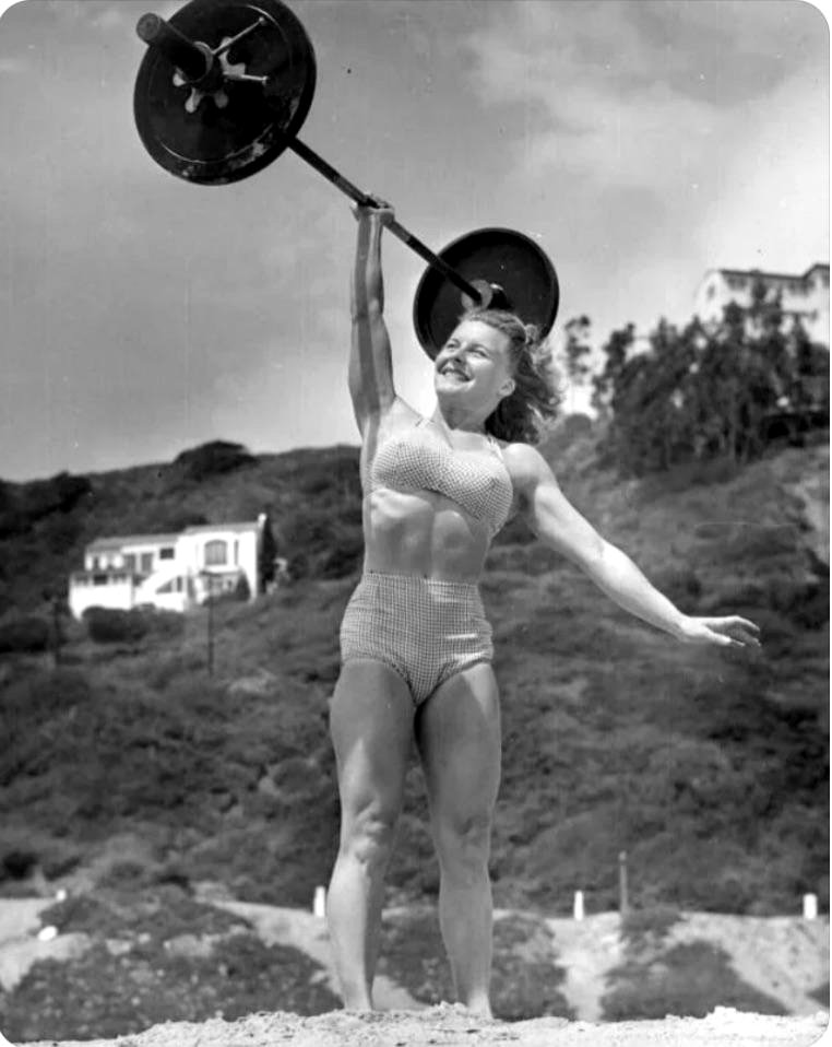 Meet Abby, the 5ft 2 Wonder Who Lifted 135 Pounds with Ease