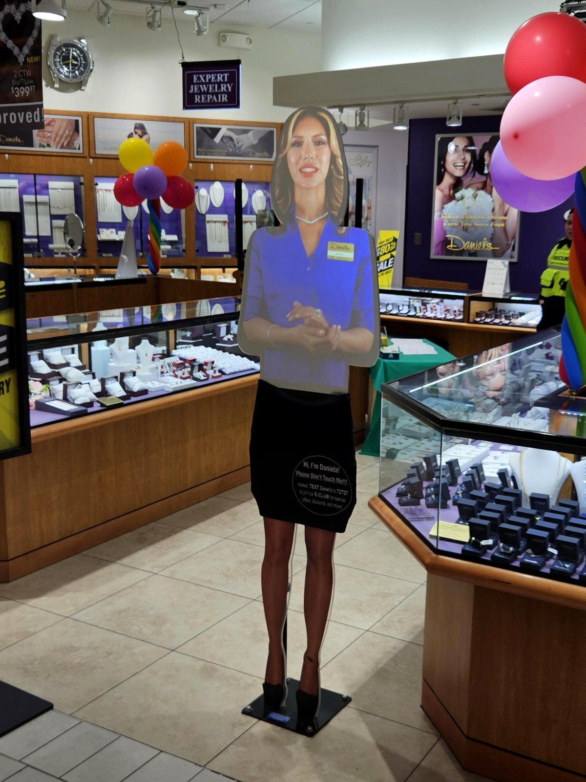 you'll be amazed what this digital sales pitch does in the mall