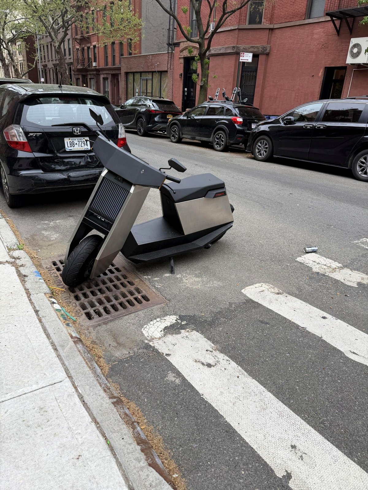 This futuristic bike design is capturing hearts in a quiet neighborhood
