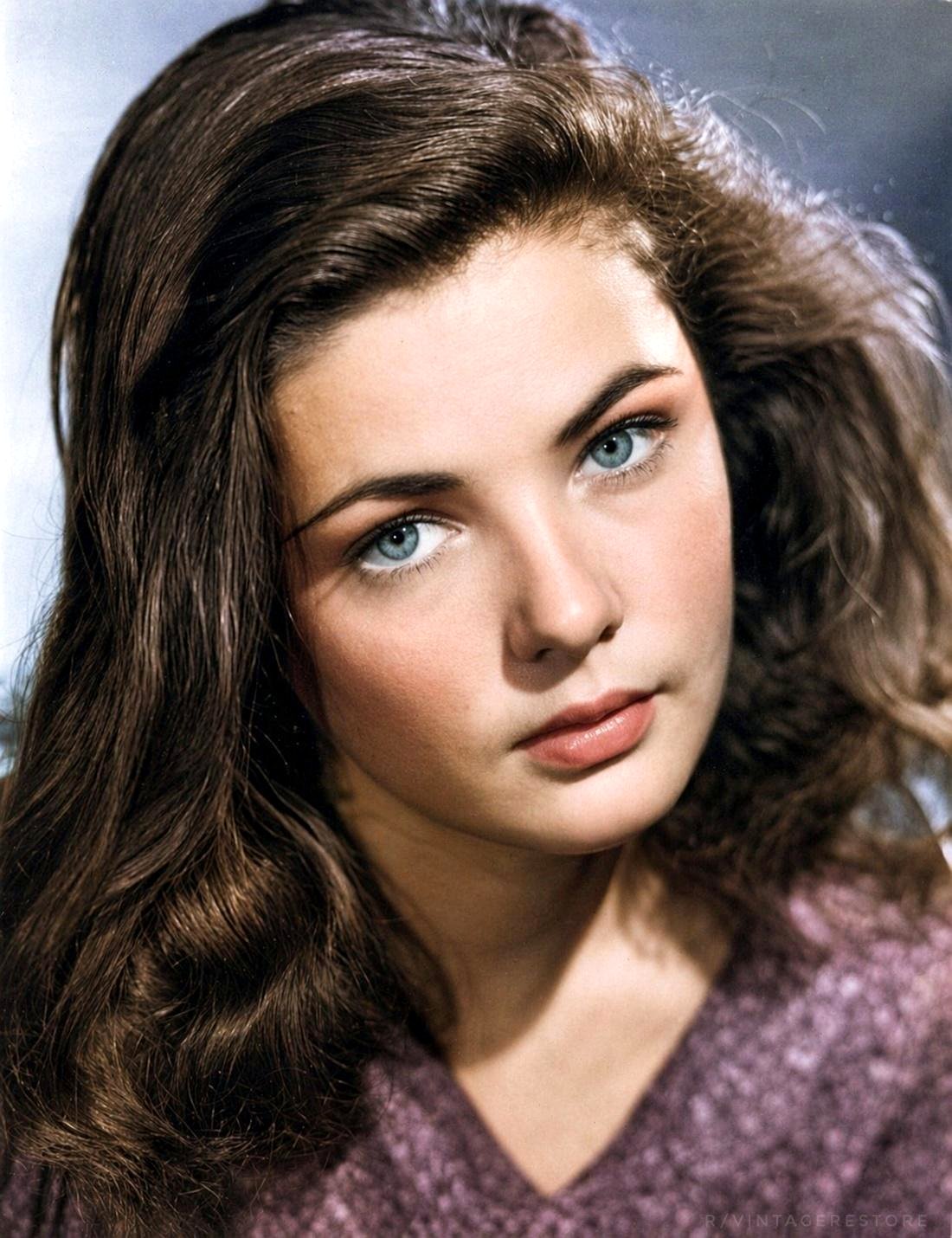 A Timeless Beauty: Discover the Magic of Gene Tierney's 1941 Photograph