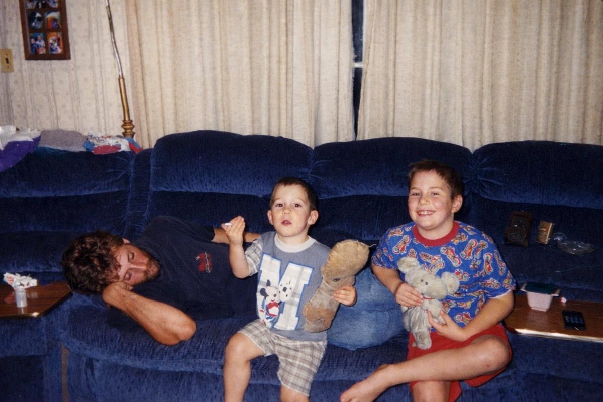 Remember candy cigarettes? This photo brings back all the 90s feels