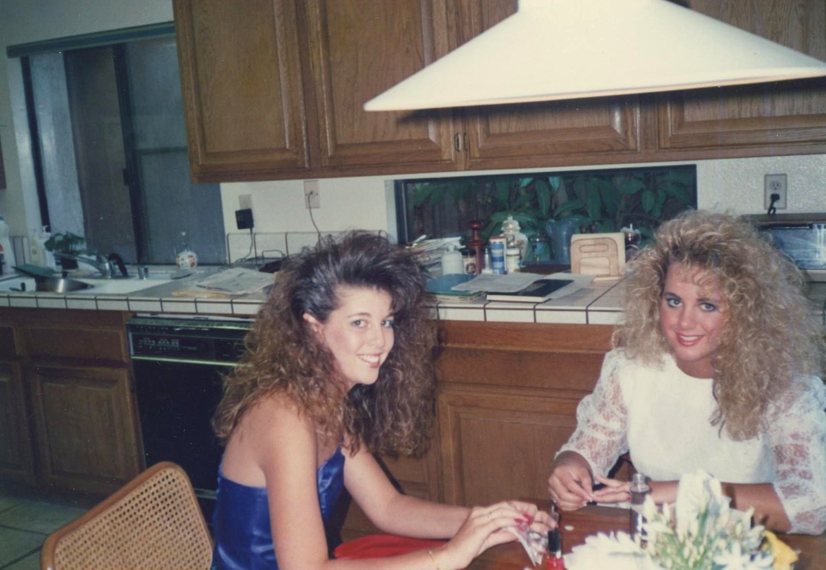 Remember the magic of friendship in the kitchen during the 80s?