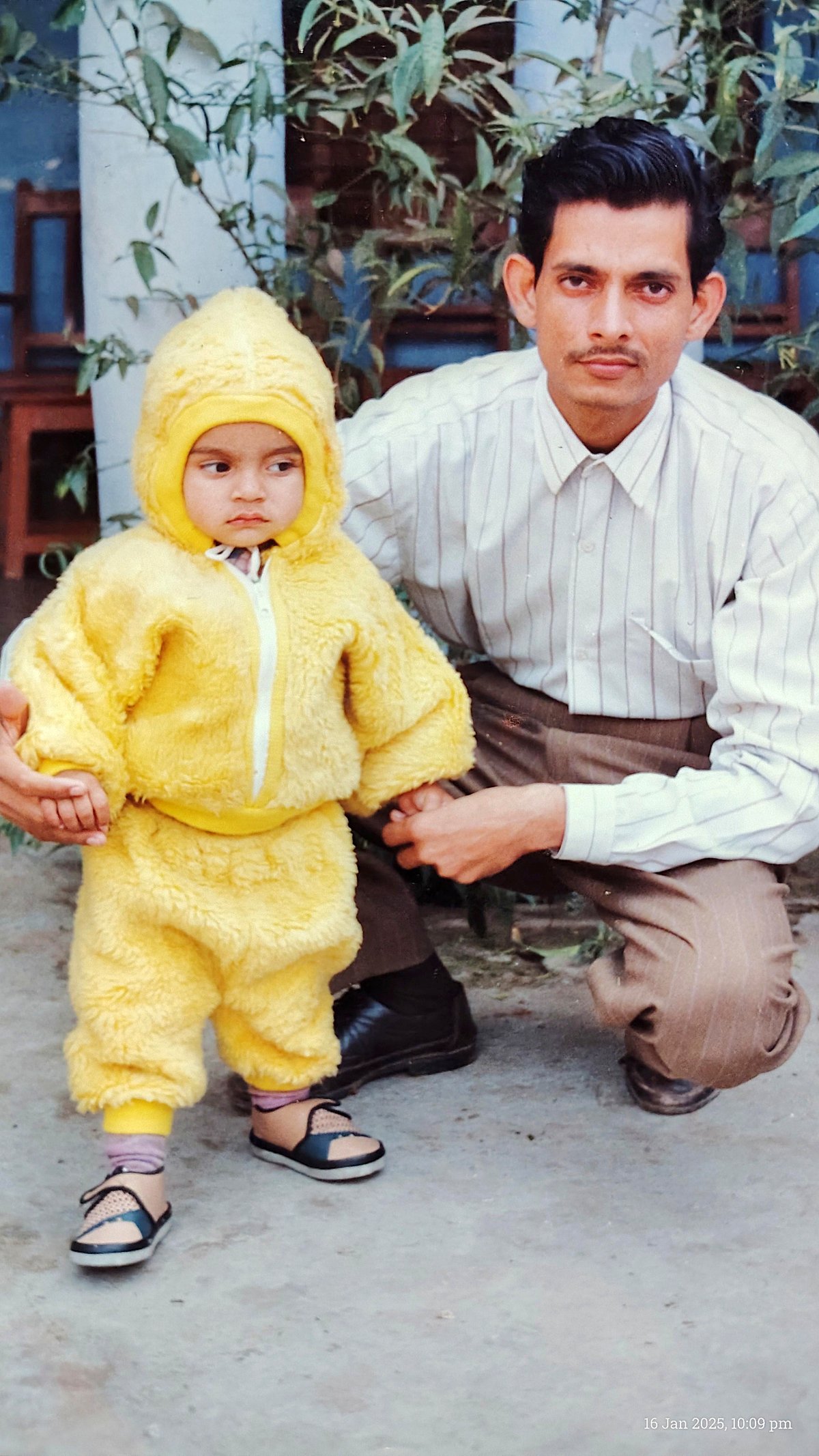 A Simple Photo That Captured a Lifetime of Love Between Father and Child