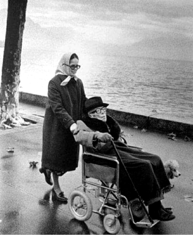 Discover the enchanting story behind this iconic photo of Chaplin and Oona