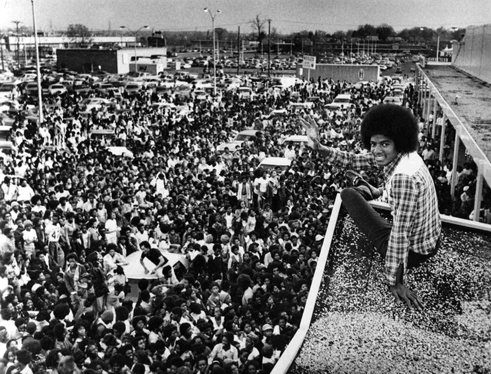 Michael Jackson's unforgettable rooftop moment during wild fan frenzy in 1977
