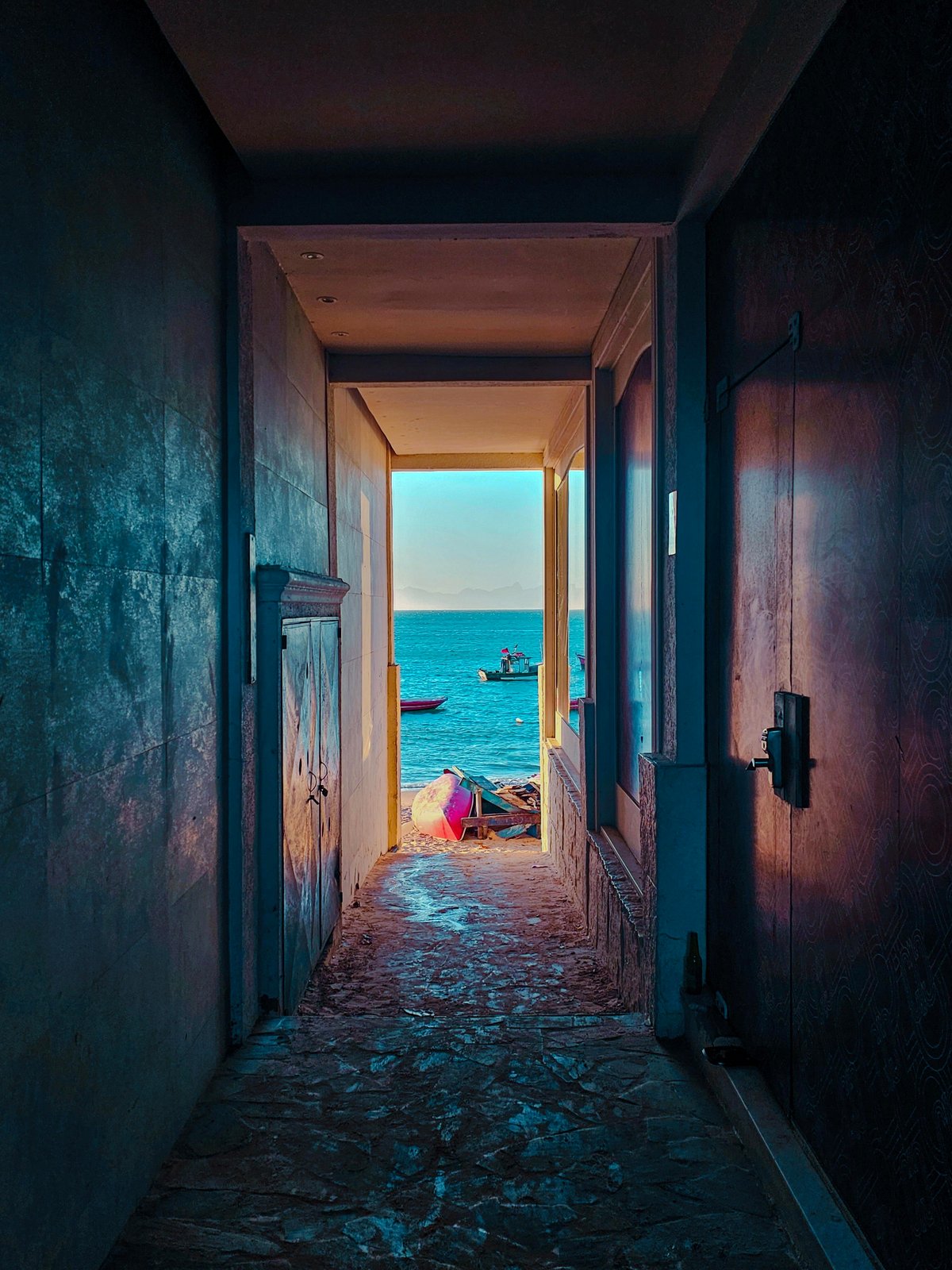 [OC] Hallway