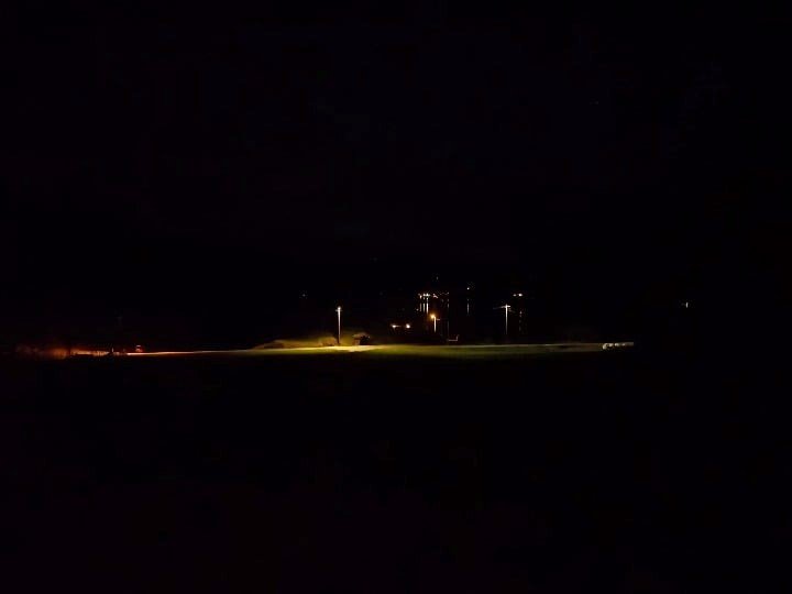 🌅 Timelapse overnight outside a house in Norway captures numerous deer feeding in the early morning…and communicating with one another!?