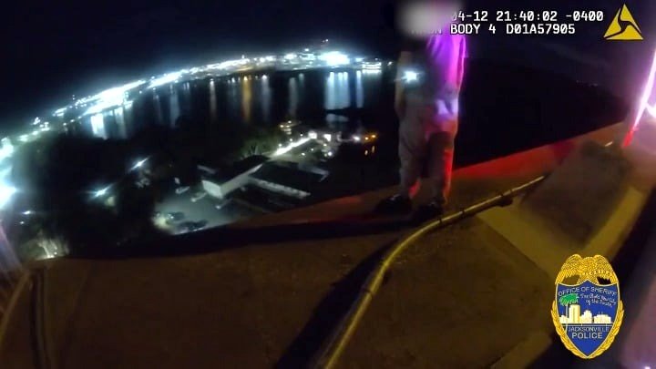 Officer prevents a man from leaping