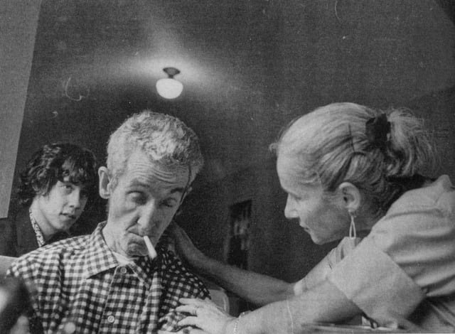 Woody Guthrie hospitalized due to Huntington’s disease, accompanied by wife Marjorie and son Arlo. On Thanksgiving, Arlo released his debut commercial recording of ‘Alice’s Restaurant’ in 1967.