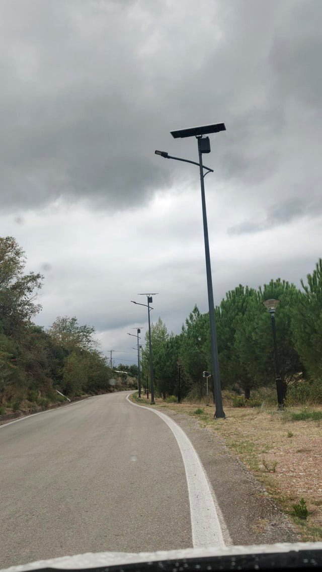 pertaining to a streetlight.