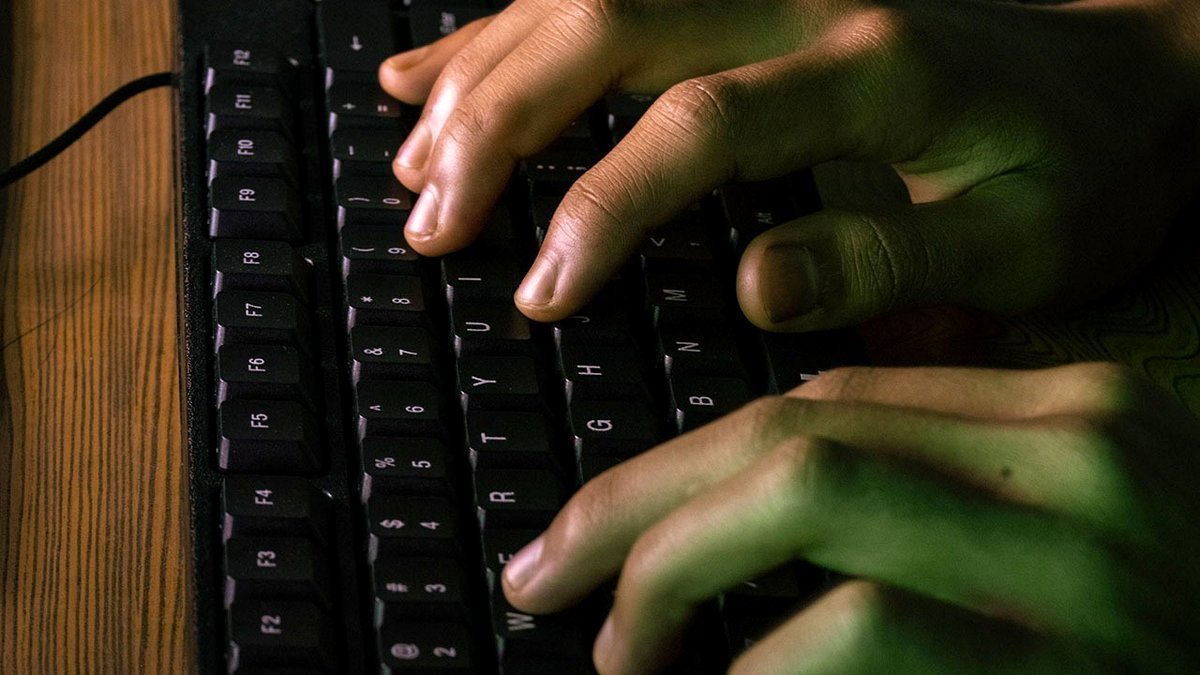 67 Bizarre Online Mysteries That Captivated People So Much They Lost Touch with Reality