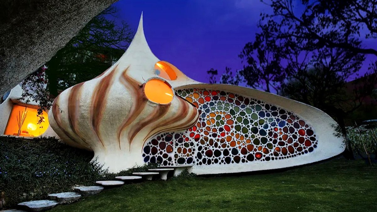 “Looks Almost Alive”: 72 Strange Buildings That Prove Architects Don’t Always Play By The Rules