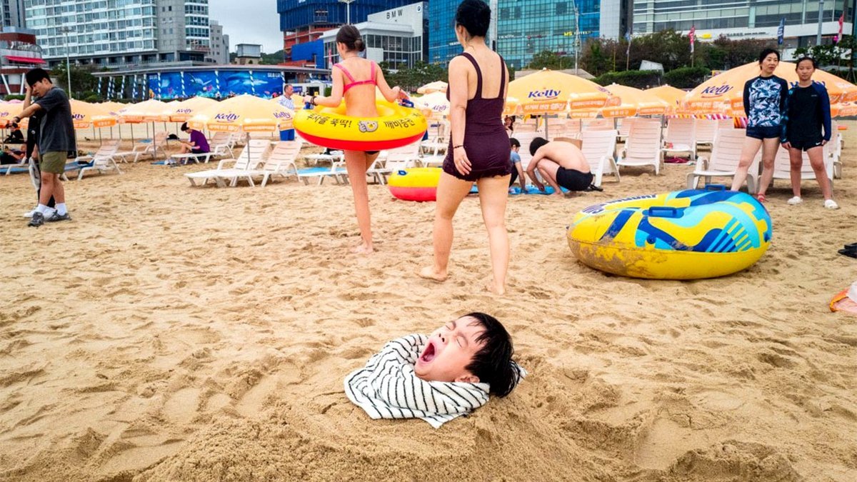 100 Unposed Street Images from the 2025 URBAN Photo Awards