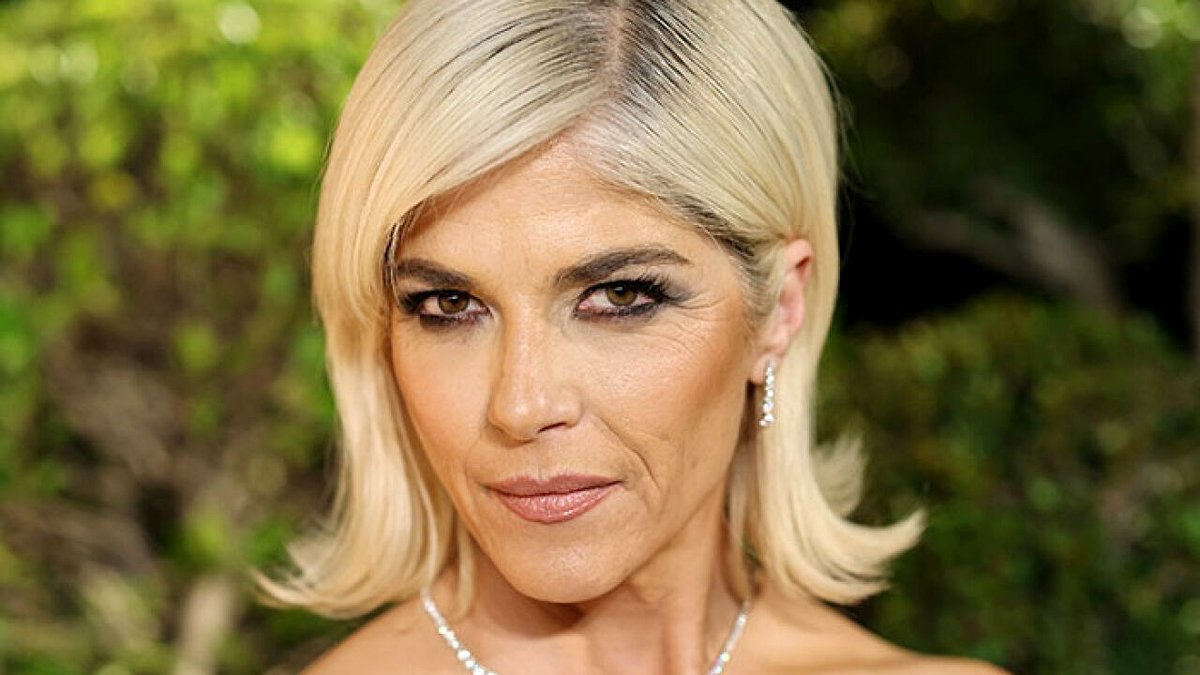 Hollywood Actor Taken Into Custody for Allegedly Biting Flight Attendant and Attempting to Open Aircraft Door