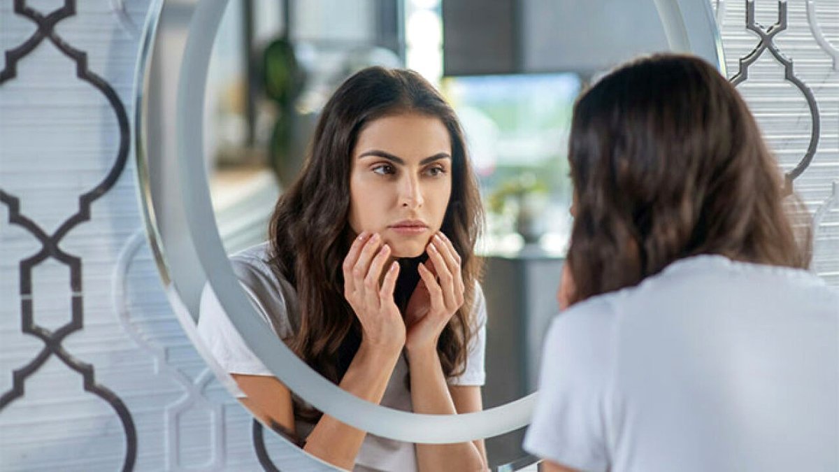 Medical Professionals Advise Those With Groups of White Spots on Skin or Private Areas to Take Them Seriously